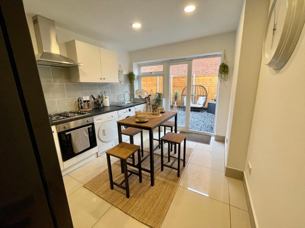 Urban 3 Bedroom Home In Kings Heath-Great Location Birmingham Eksteriør billede